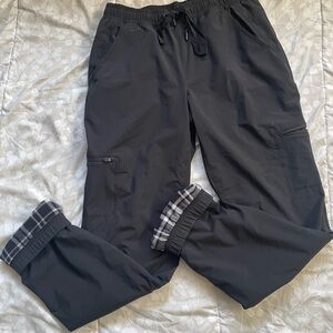 Eddie Bauer women’s Black jogger style Fleece-Lined Cargo Pants size 2